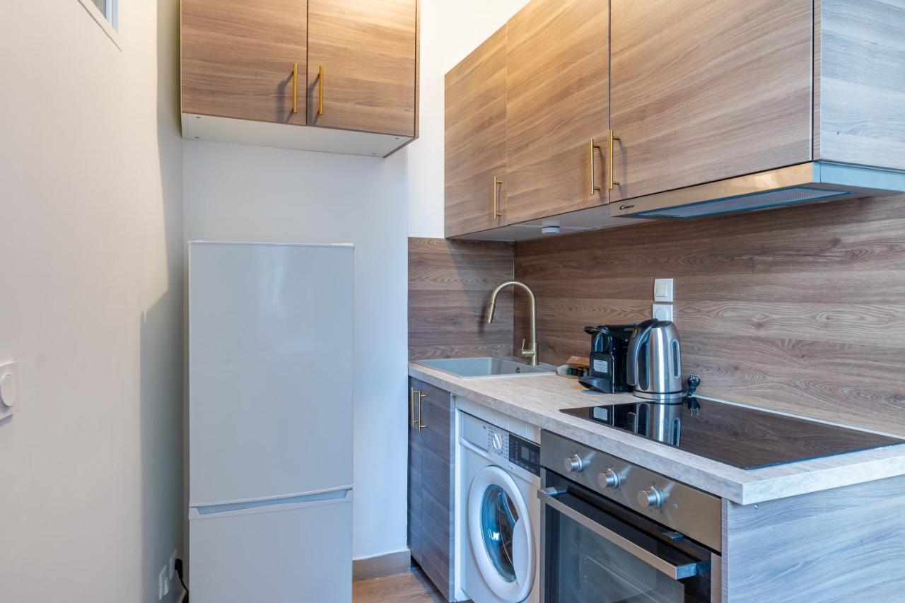 Appartement Metro Alexandre Dumas Paris Exterior photo