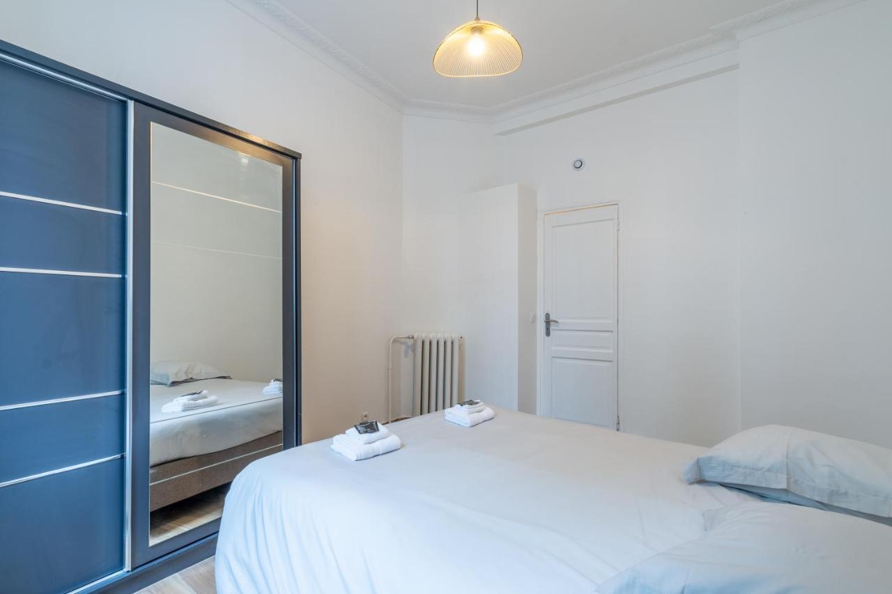 Appartement Metro Alexandre Dumas Paris Exterior photo